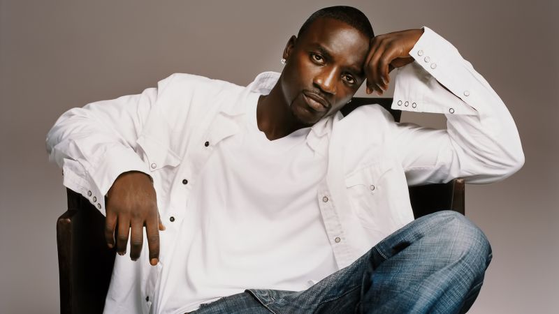Fichier:Akon background.jpg