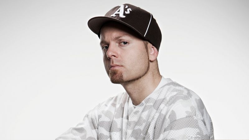 Fichier:DJ Shadow background.jpg